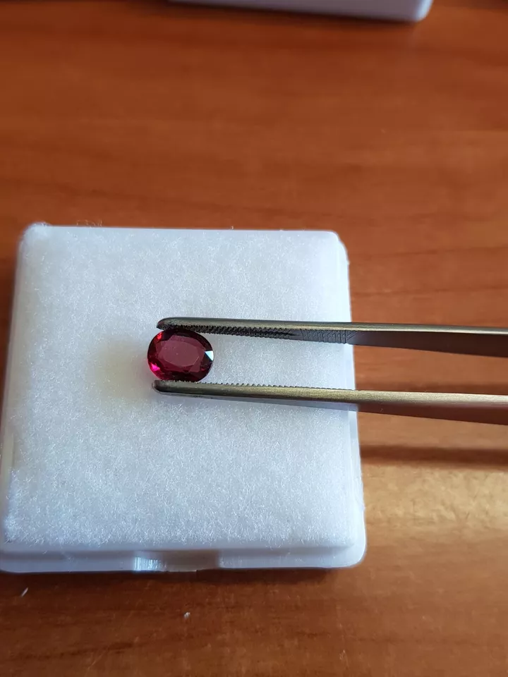 IGI Certified 1.19 carat Rare Natural Purplish Red Faceted Spinel Oval Mixed Cut - Image 8