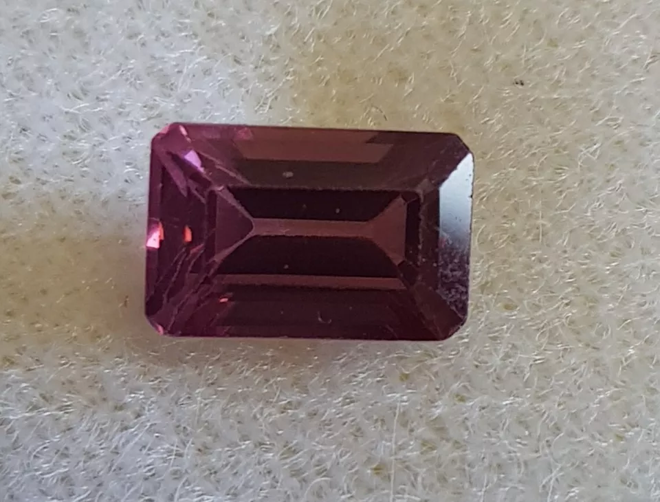 IGI Certified 1.29 carat Rare Natural Purple Pink Faceted Spinel Emerald Cut - Image 3
