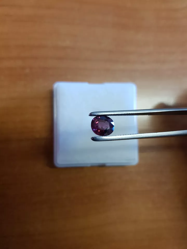 IGI Certified 1.56 carat Rare Natural Purplish Pink Faceted Spinel Oval Mix Cut - Image 4