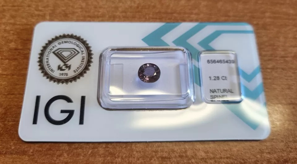 IGI Certified 1.28 carat Rare Natural Grayish Purple Faceted Spinel Oval Mix Cut - Image 8