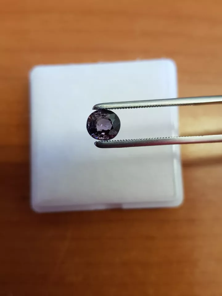 IGI Certified 1.28 carat Rare Natural Grayish Purple Faceted Spinel Oval Mix Cut - Image 16